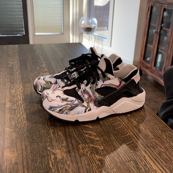 nike huarache marble